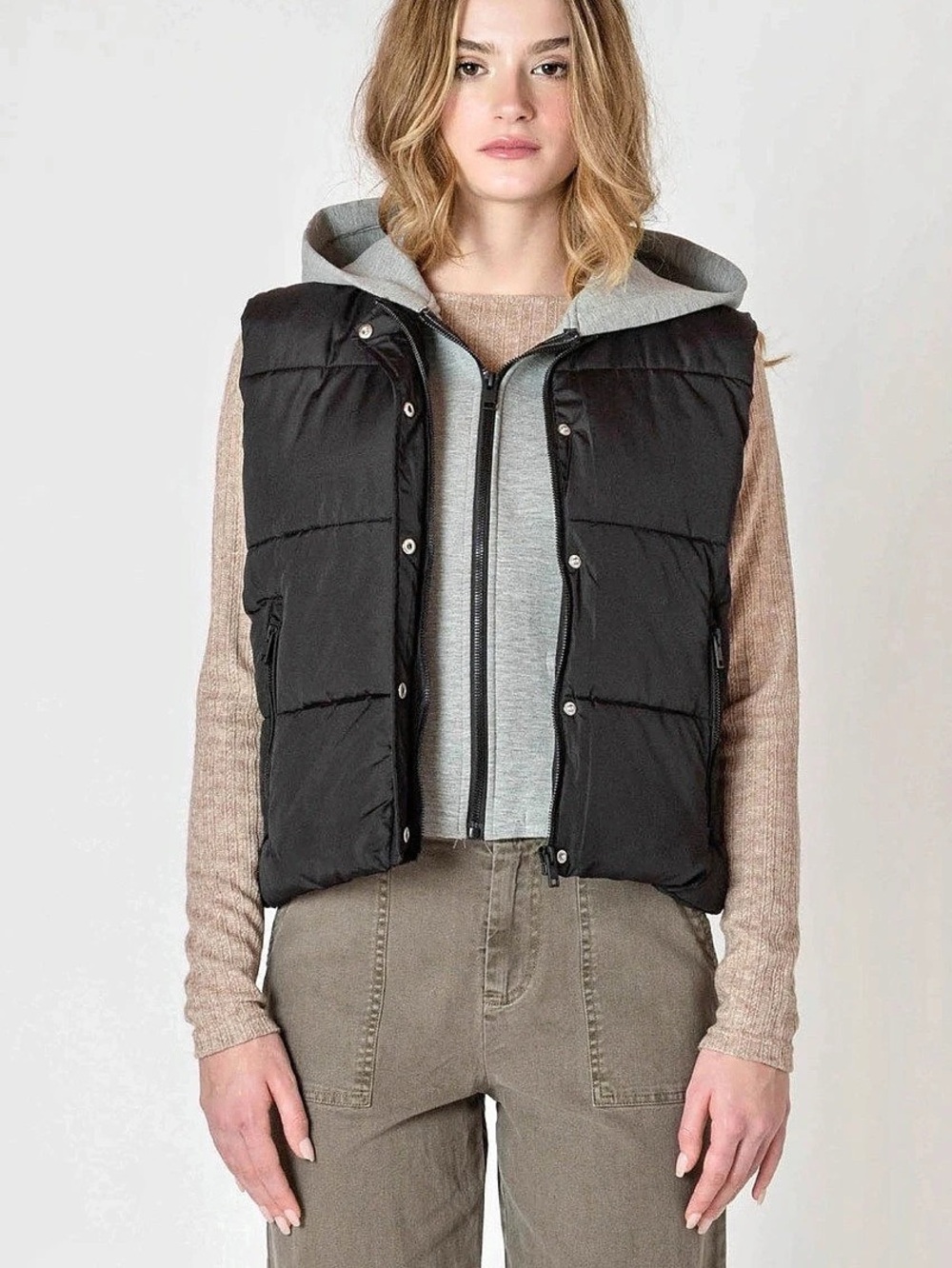 Room 34 Hooded Puffer Vest in Black & Gray Size Medium Like New